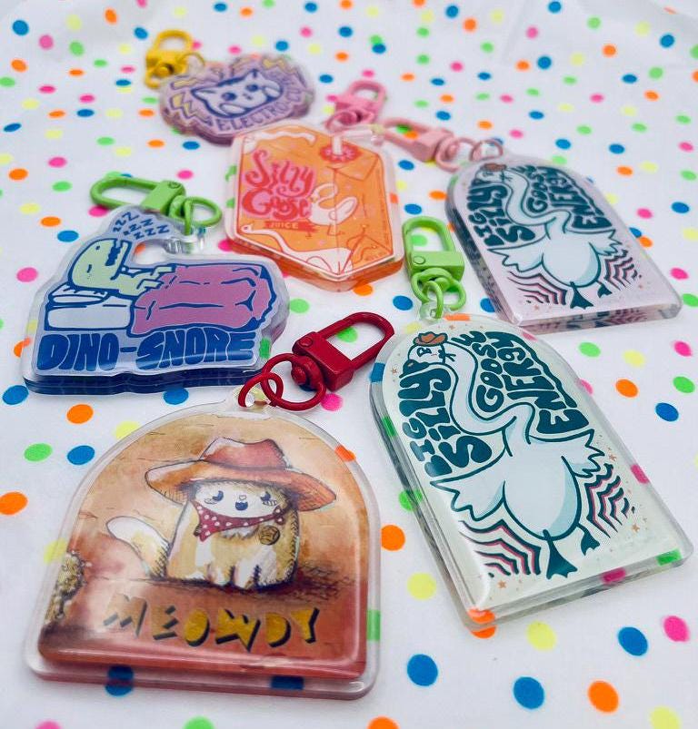 Electro-Cuted Cat Acrylic Keychain: Kawaii Charm with Yellow Clasp